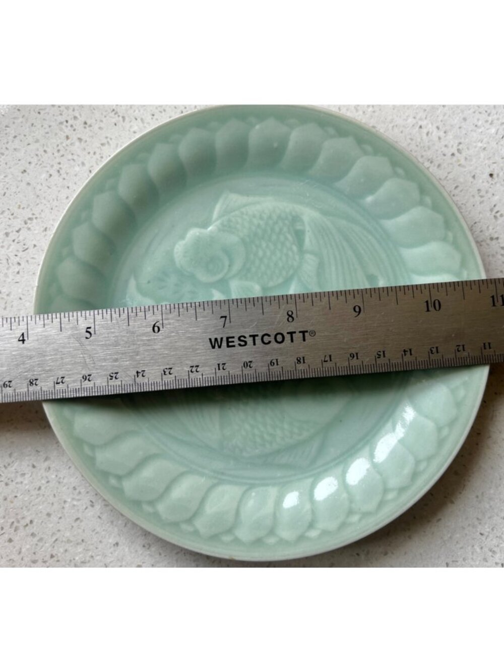 Longquan Celadon Plate 7" D Dessert Bread Double Fish Design VTG Yin Yang - Picture 3 of 4